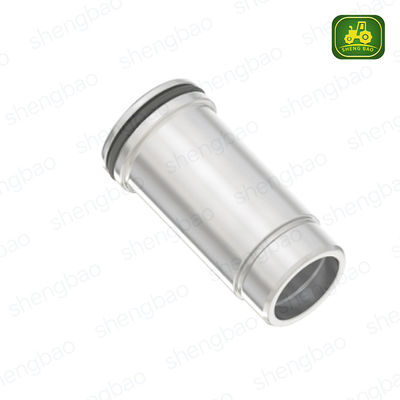 Bagian Mesin RE527456 Injektor Sleeve Assy Untuk Traktor 210G 544J 700J 710J 1450